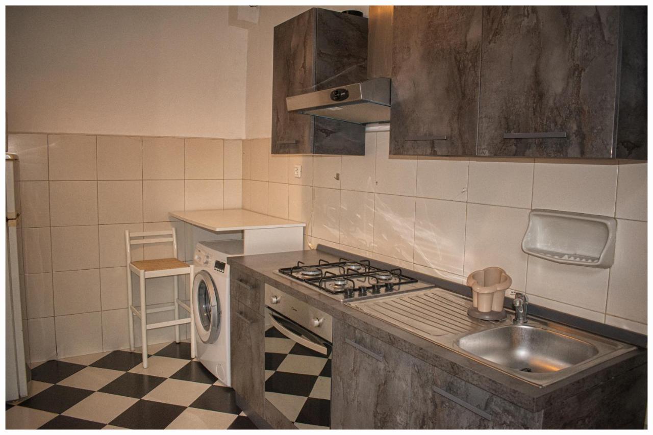 Tra Mare E Centro Apartment Genoa Luaran gambar
