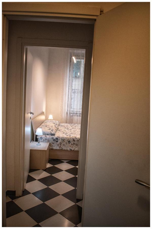 Tra Mare E Centro Apartment Genoa Luaran gambar